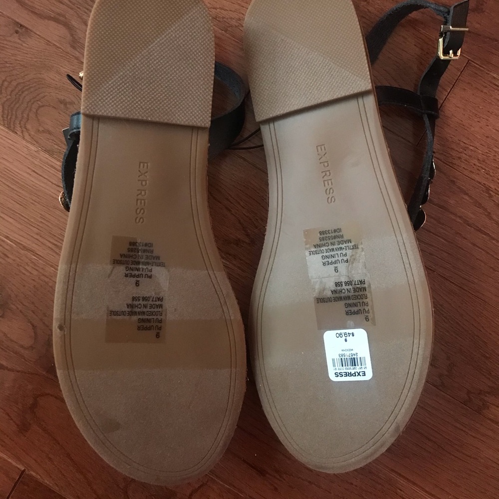 Express Sandals 🖤 - Picture 6 of 16
